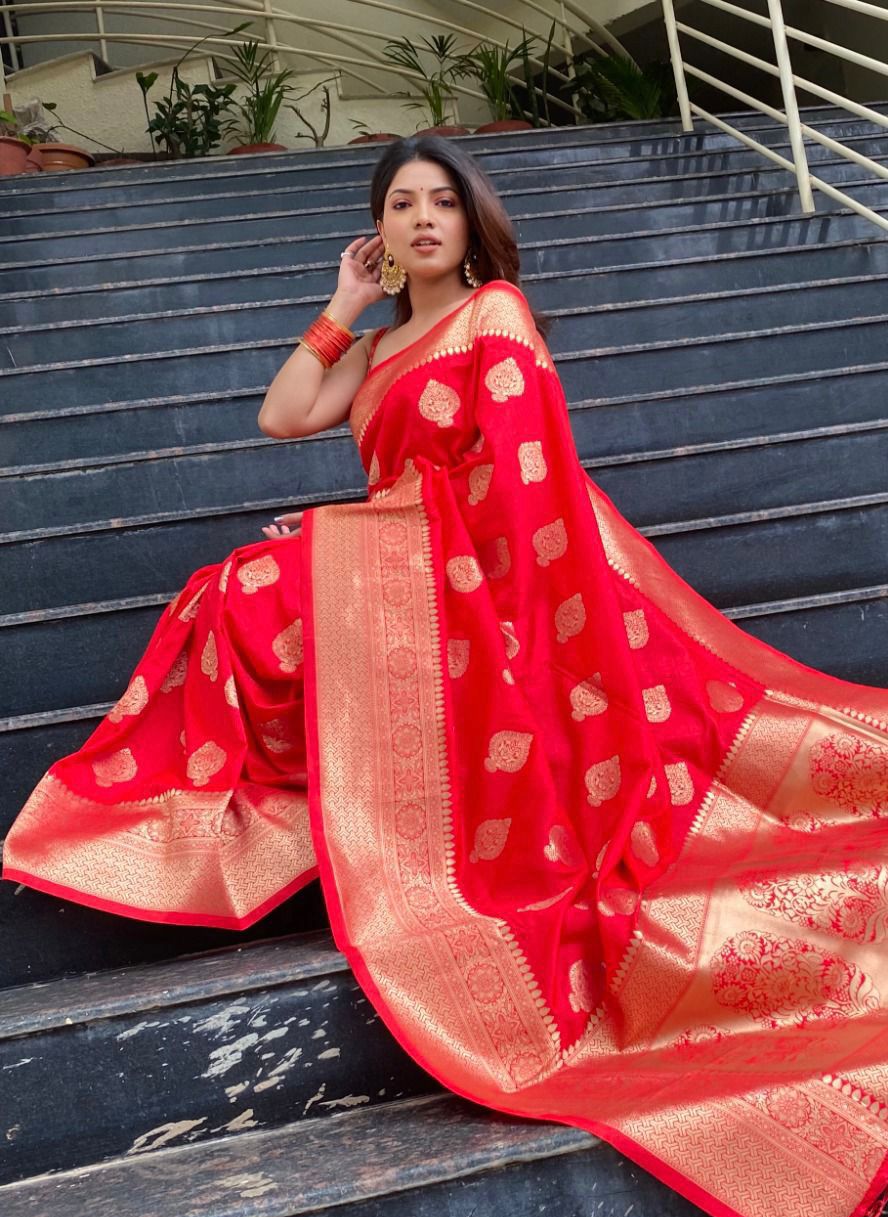 Soft Lichi Silk Jacquard Party Wear Saree with rich pallu