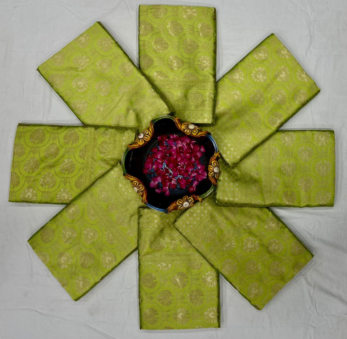 Women's Kanjivaram Soft Silk Saree For Wedding With Un-Stitched Blouse Piece (Paithani)