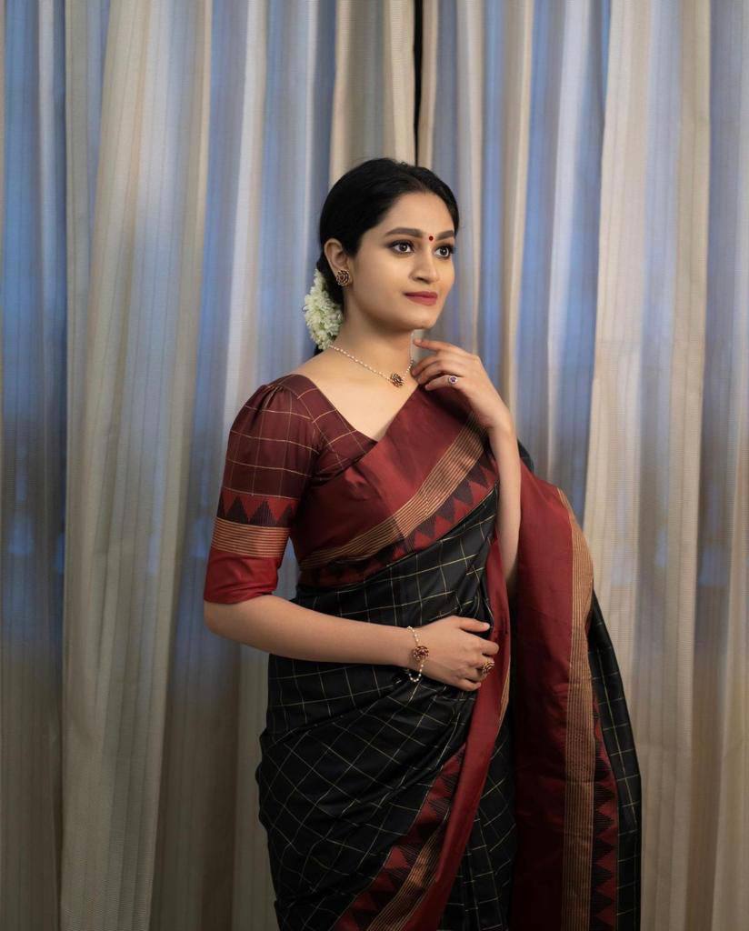 Reach Pallu Jacquard Saree For Women