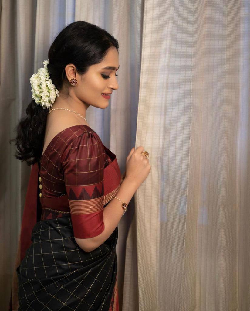 Reach Pallu Jacquard Saree For Women