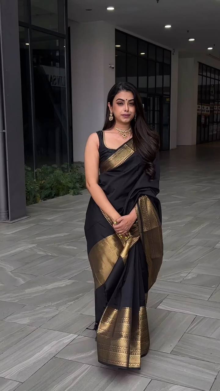 Reach Pallu Jacquard Saree For Women