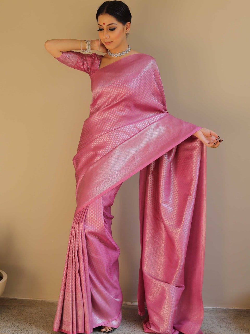 Reach Pallu Jacquard Saree For Women