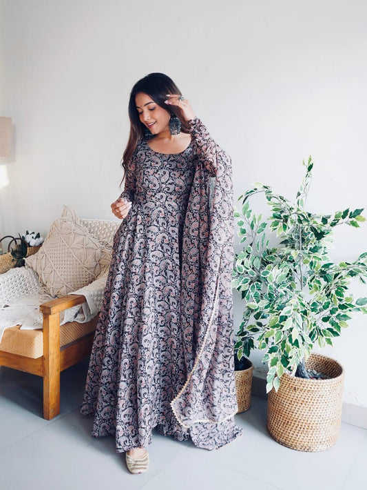 Presenting New Black Color Pure Soft Fox Georgette Fully Flair Gown, dupatta Set Ready To Wear Fully Sttiched*