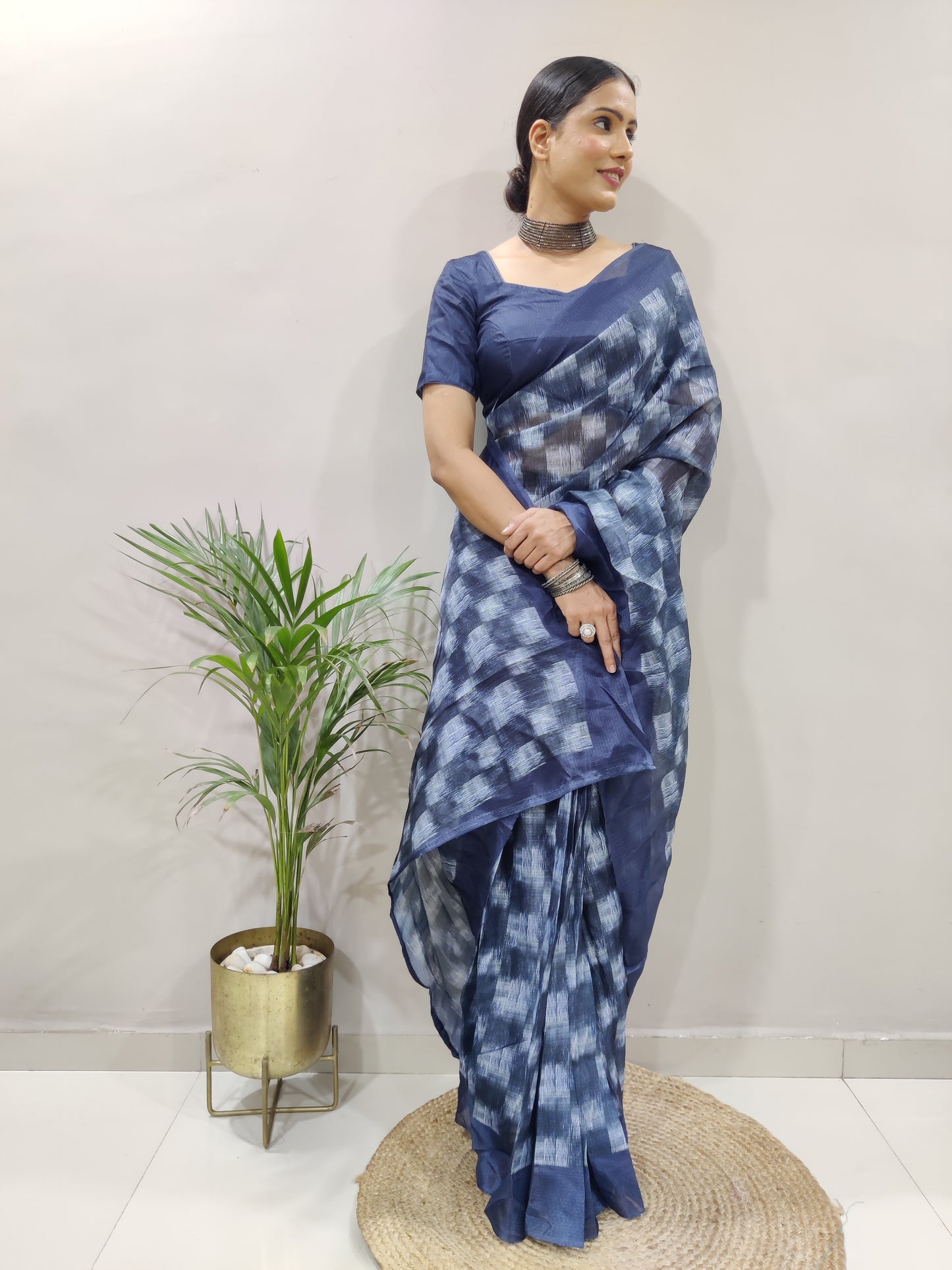Manga Kota chex with Beautiful Digital printed Saree & Full Stitch Ready to wear Saree