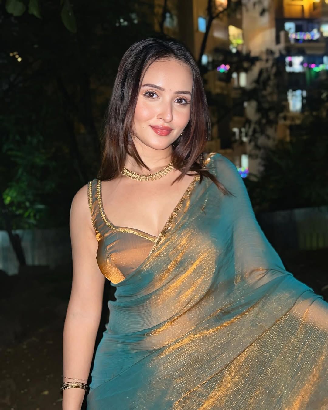 Premium Chiffon Fendy Two-Tone Saree
