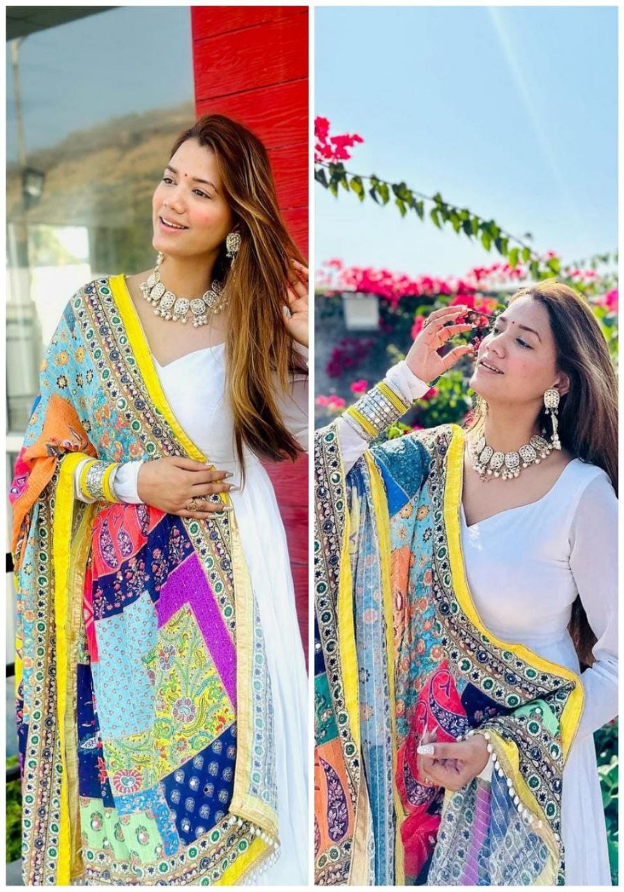 Party Wear White Color Georgette Ready Made Gown Dupatta
