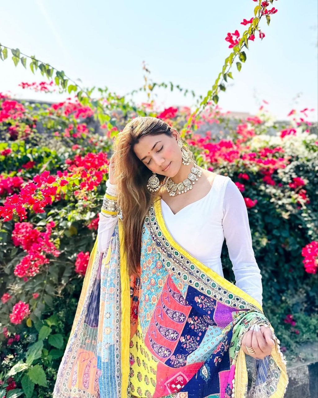 Party Wear White Color Georgette Ready Made Gown Dupatta