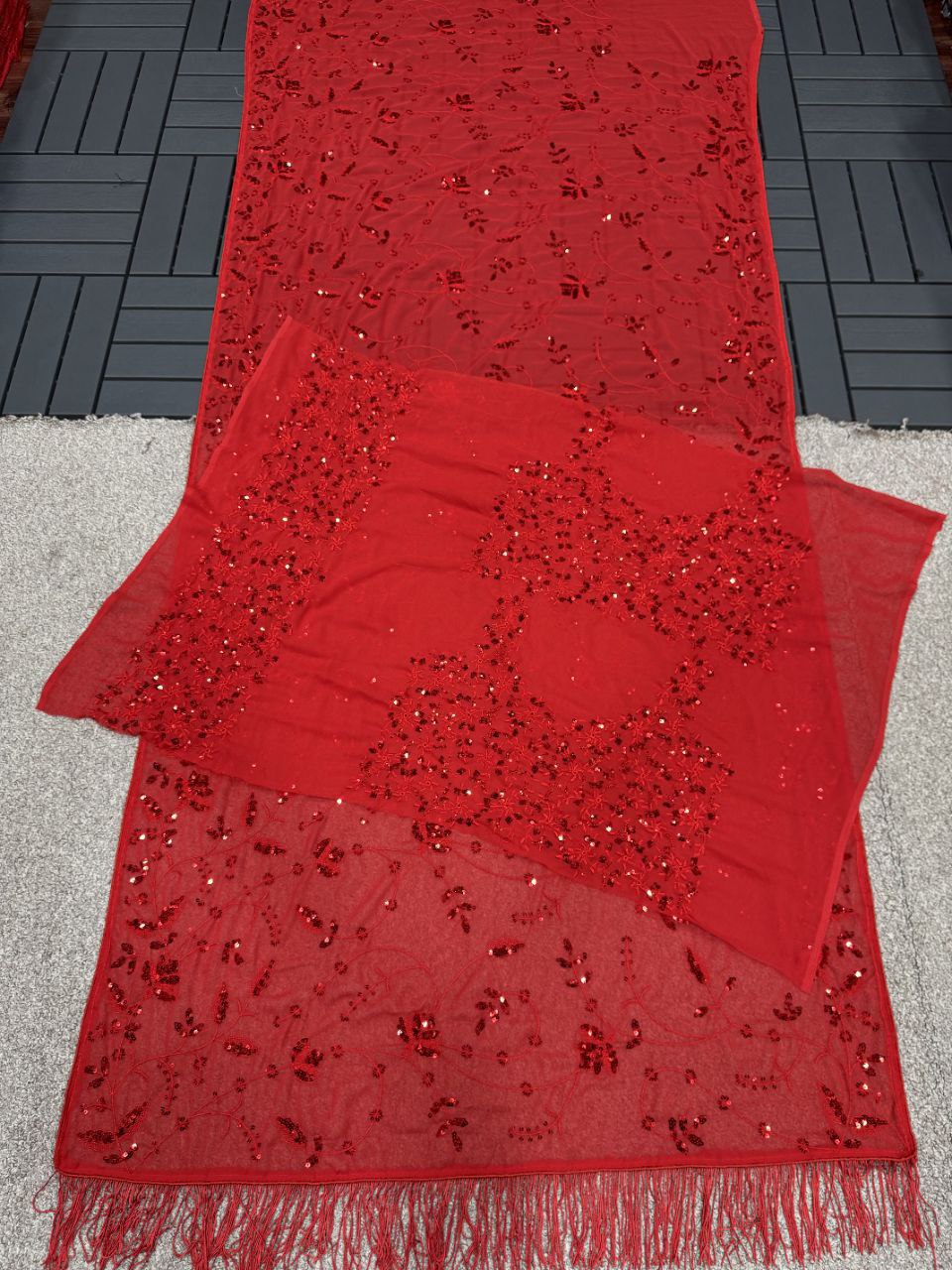 Red Georgette Embroidery Saree With Blouse