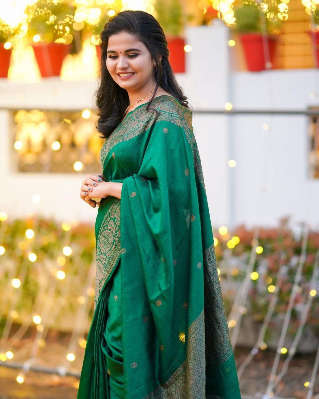 Soft Lichi Silk Saree with Jacquard Weaving