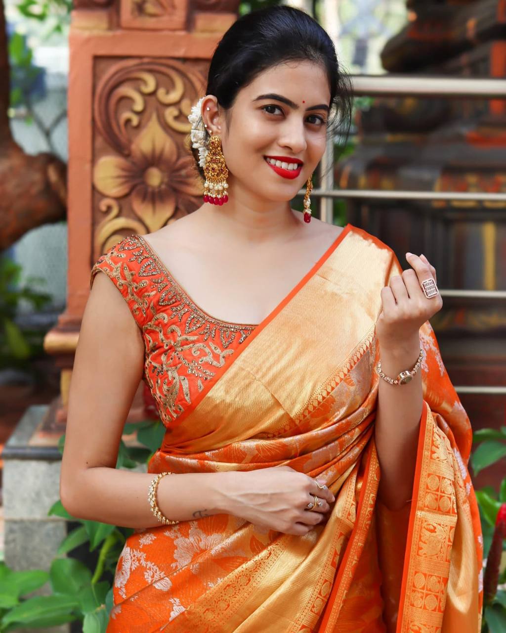 Soft Lichi Silk Saree with Jacquard Work