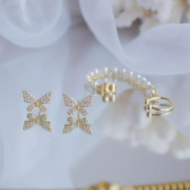 Splendid Diamond Bow Gold Plated Ear Cuff For Women