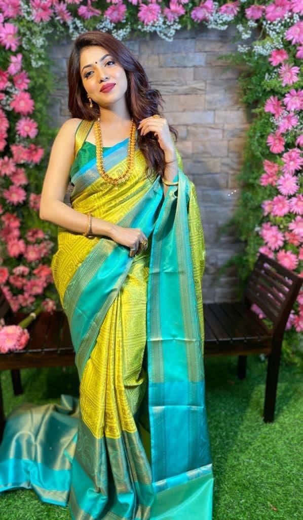 Reach Pallu Jacquard Saree For Women KP-2014