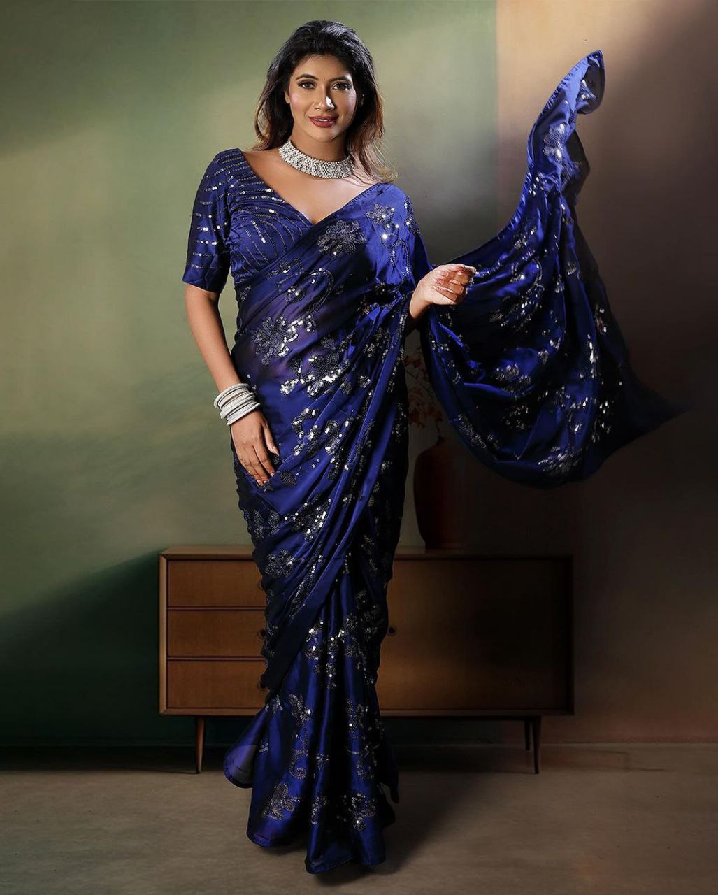 Latest Embroidery Rangoli Silk Saree With Blouse