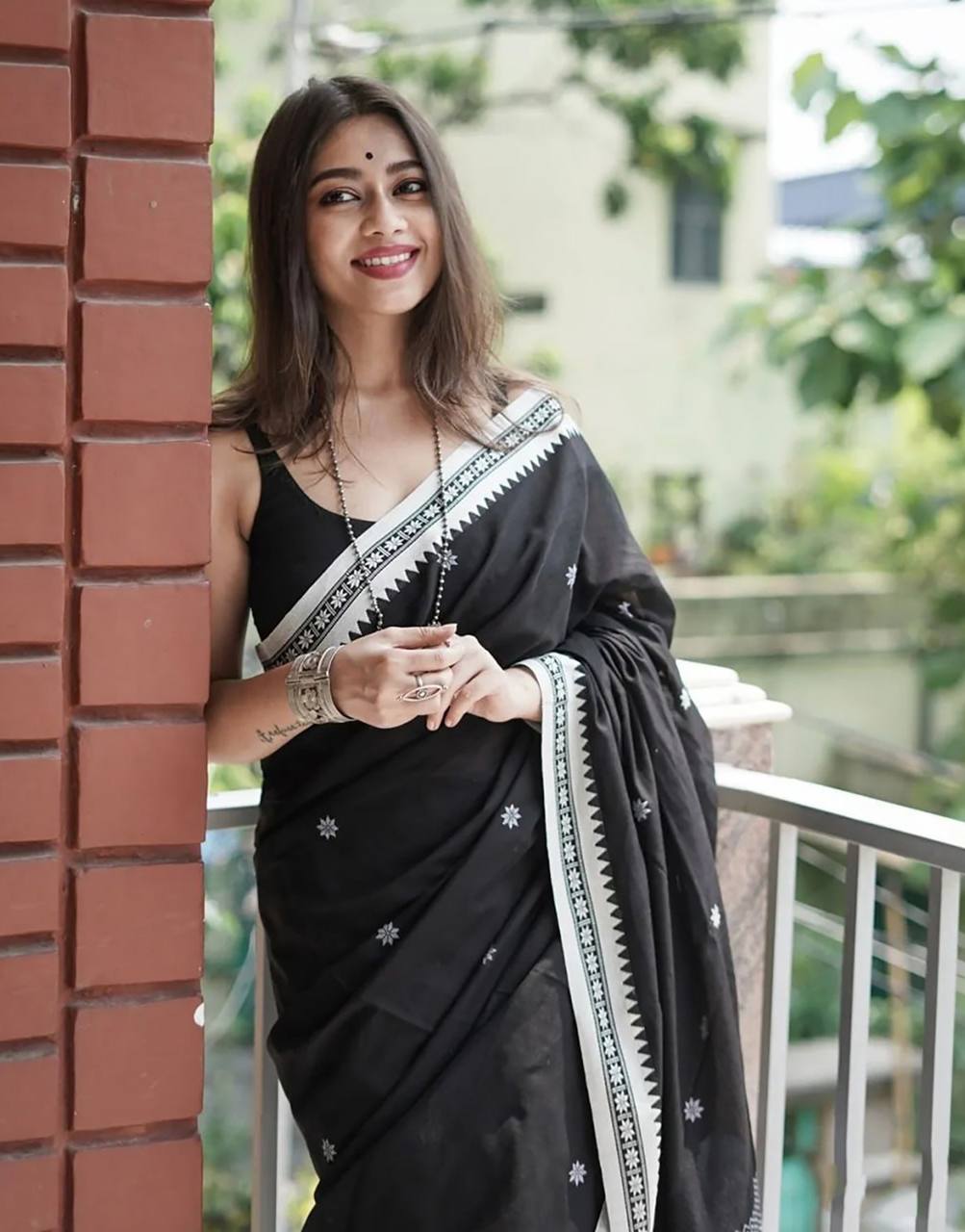 Reach Pallu Jacquard Saree For Women