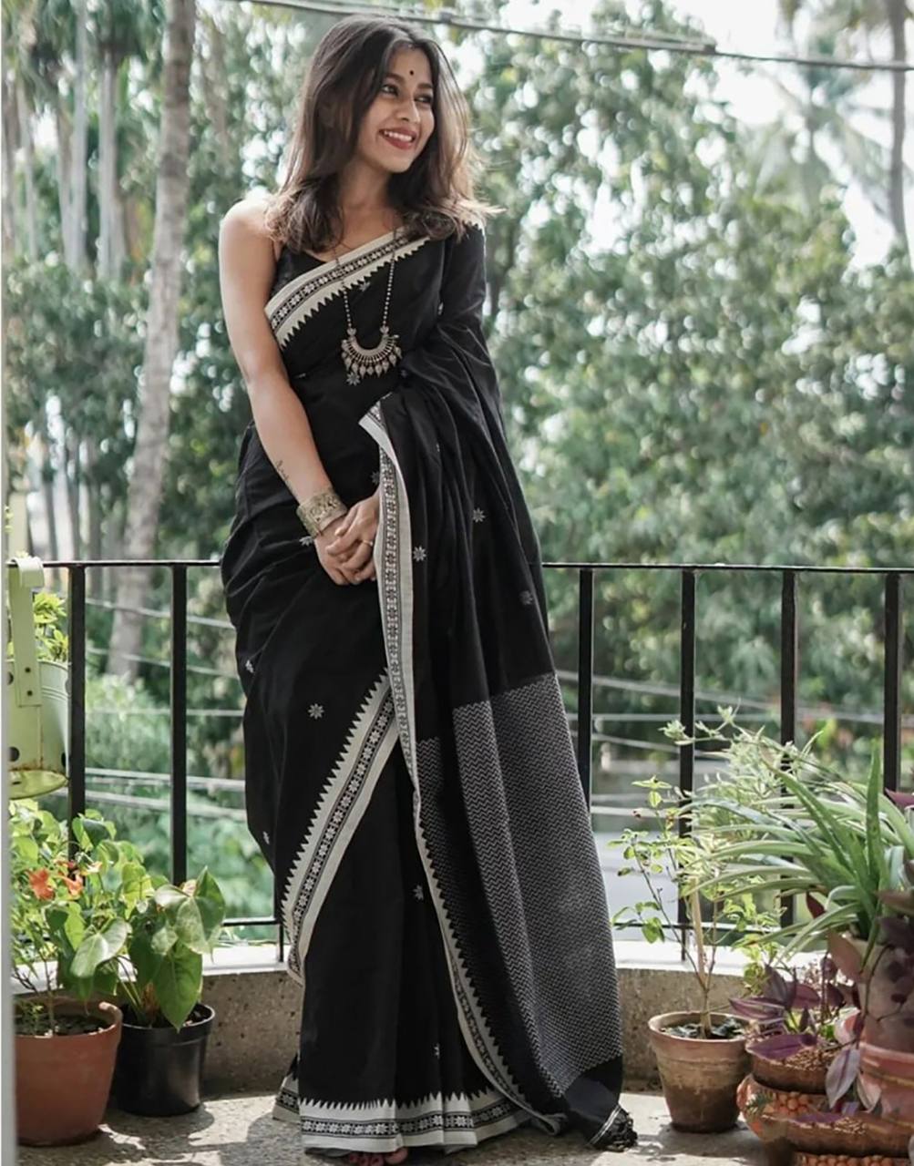 Reach Pallu Jacquard Saree For Women