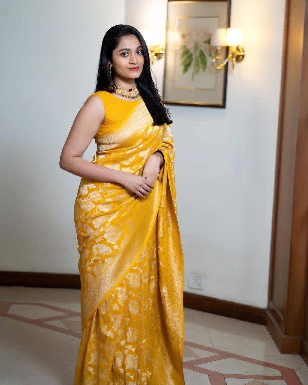 Reach Pallu Jacquard Saree For Women