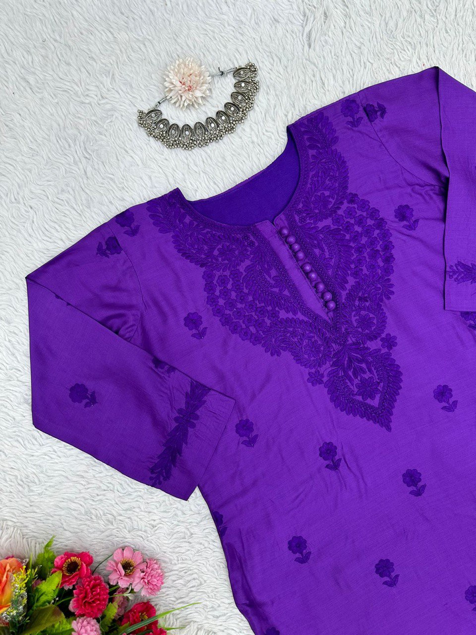 Beautiful Designer ChikanKari Kurta Pent Set