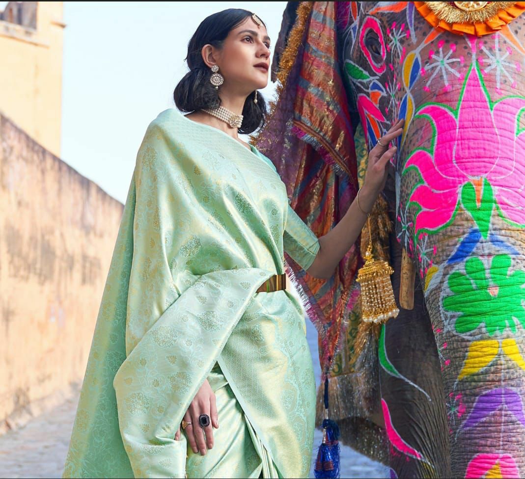 Party Wear Latest Pallu & Jacquard Work On All Over The Saree