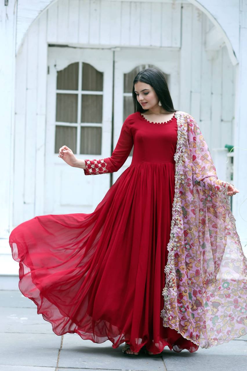 Georgette Plain Anarkali Suit In Red Color With Dupatta