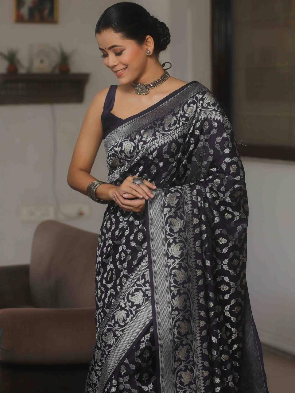 Exquisite Soft Lichi Silk Saree with Rich Jacquard Weave