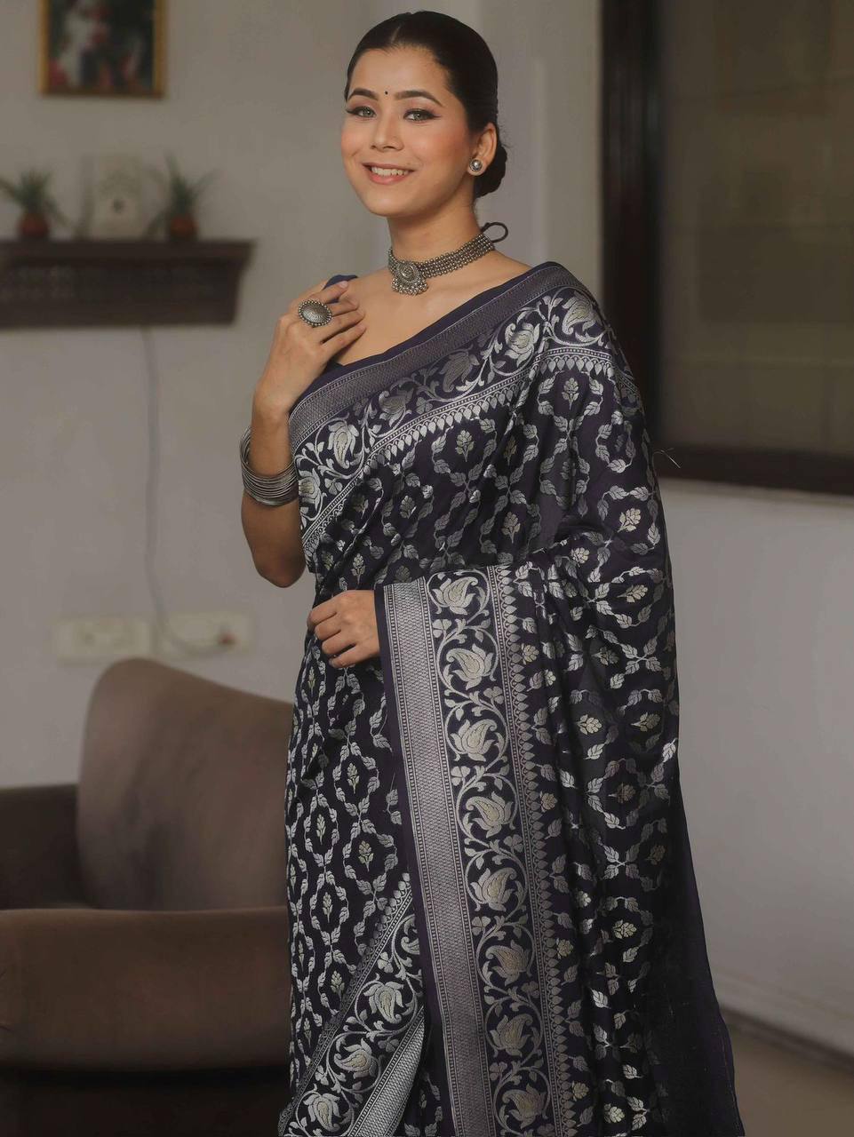 Exquisite Soft Lichi Silk Saree with Rich Jacquard Weave