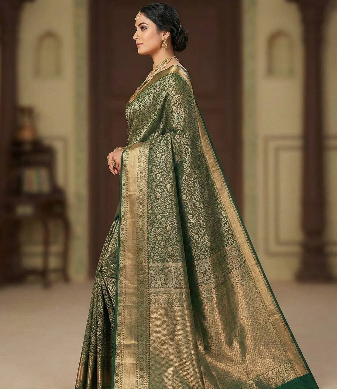 Exquisite Soft Lichi Silk Saree with Rich Jacquard Work