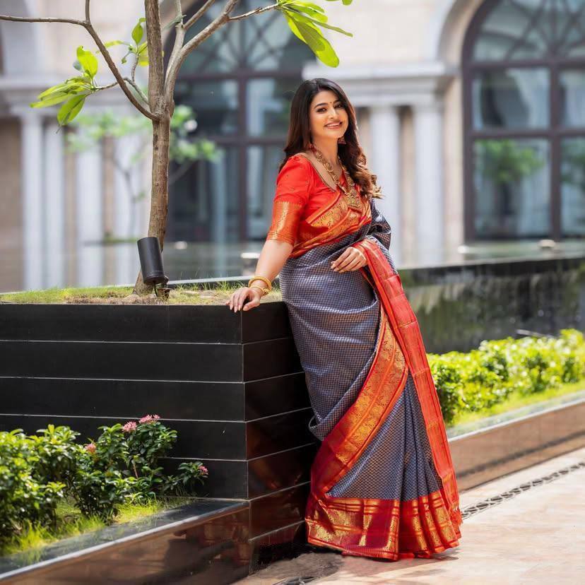 Soft Lichi Silk Saree with Elegant Jacquard Weave