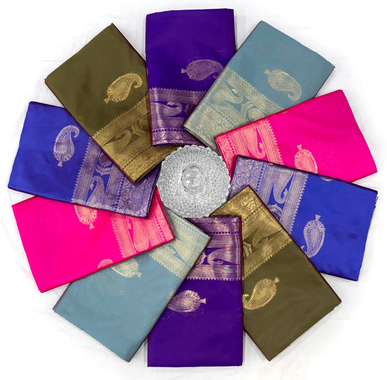 Exquisite Soft Lichi Silk Saree with Rich Jacquard Weaving