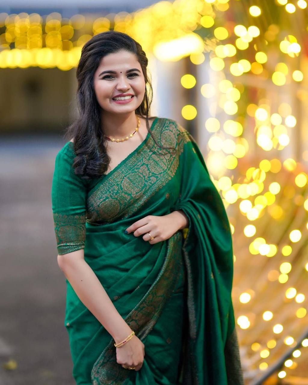 Soft Lichi Silk Saree with Jacquard Weaving