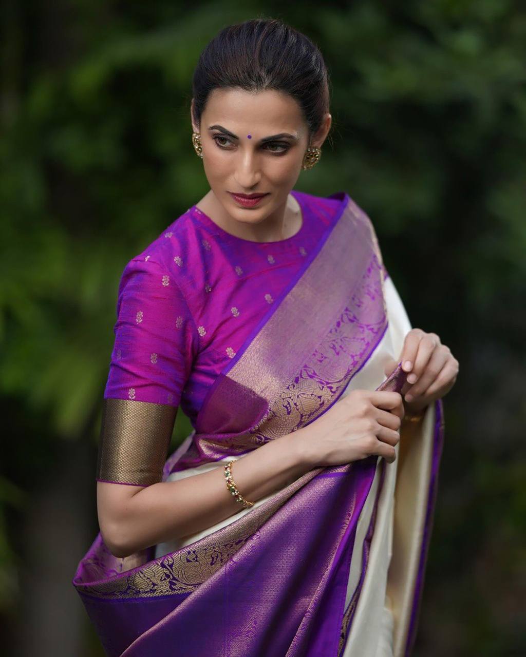 Cream Color Banarasi Silk Saree Blouse