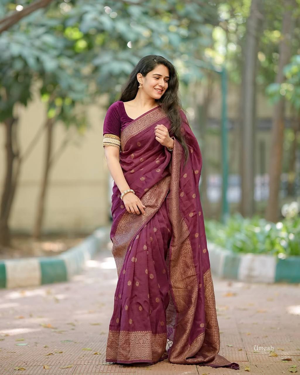 Elegant Soft Lichi Silk Saree with Rich Jacquard Weaving Designer Pallu