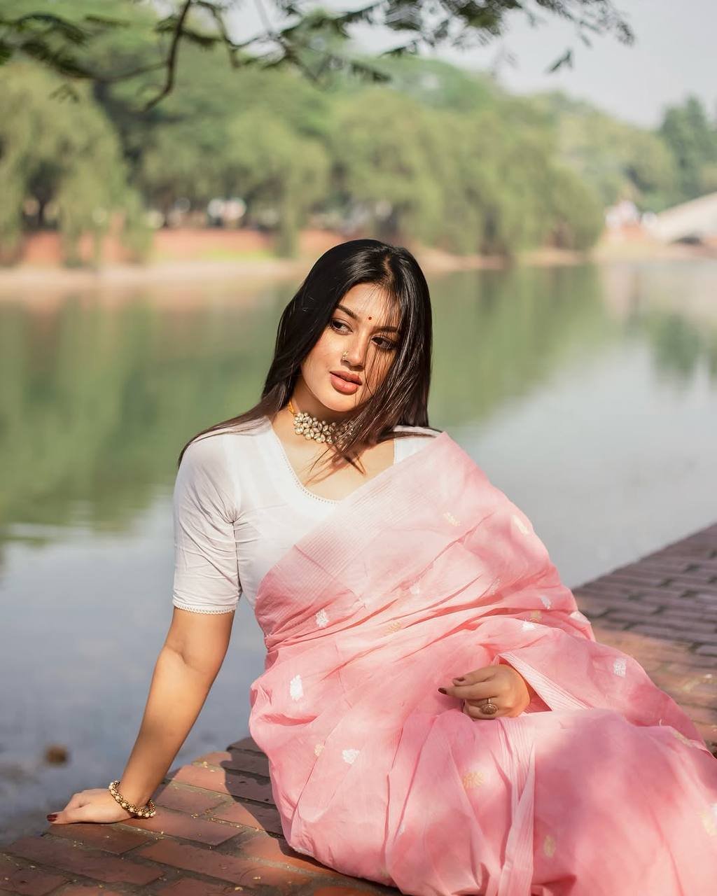Soft Lilen Slub Saree with Jacquard Weaving
