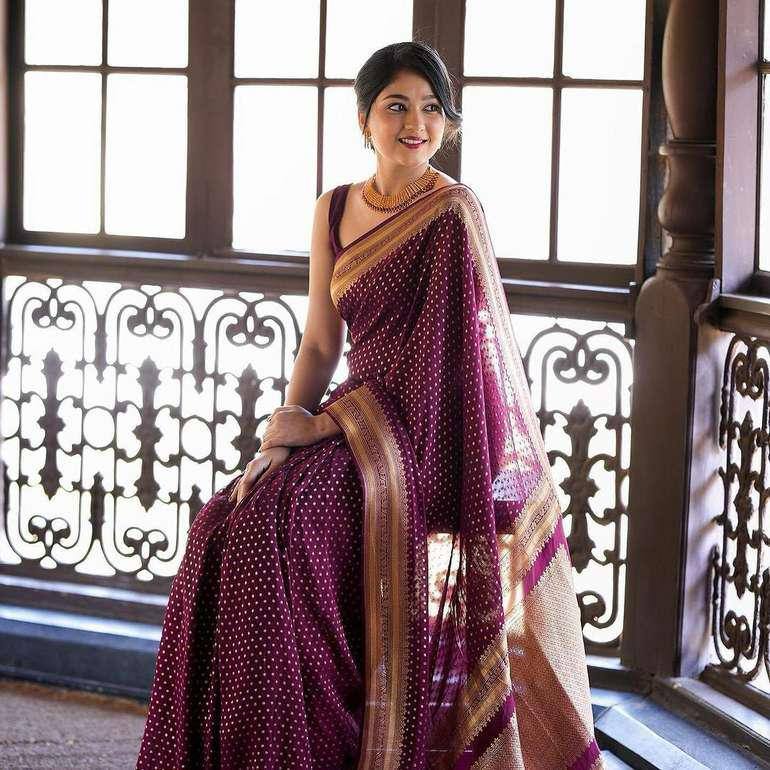 Lichi Silk Saree with Jacquard Weaving
