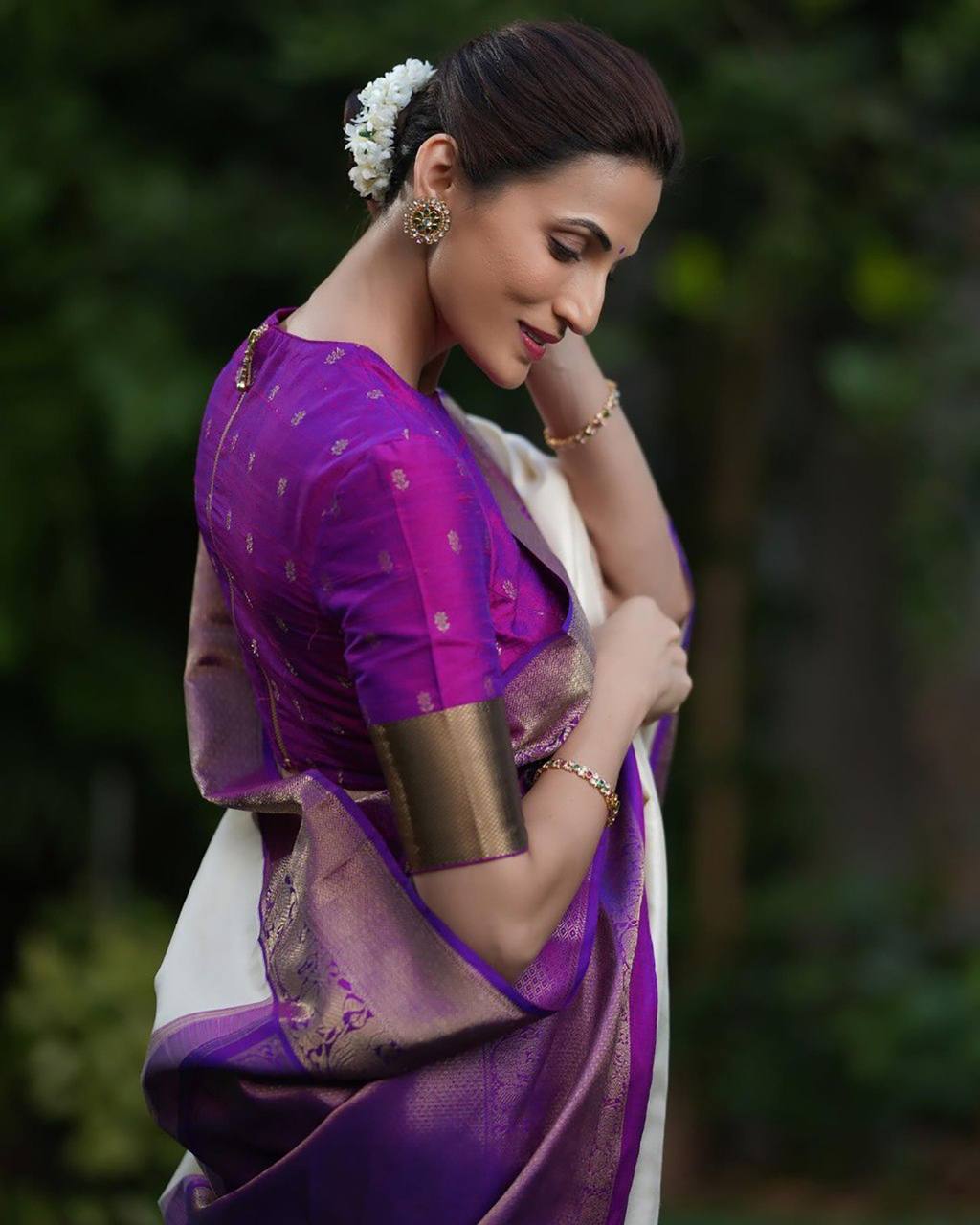 Cream Color Banarasi Silk Saree Blouse