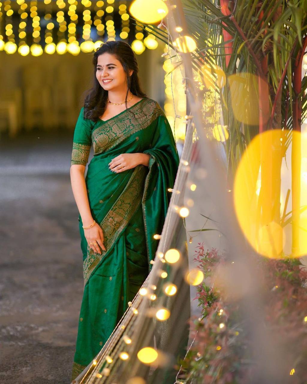 Soft Lichi Silk Saree with Jacquard Weaving