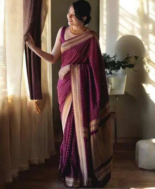 Lichi Silk Saree with Jacquard Weaving