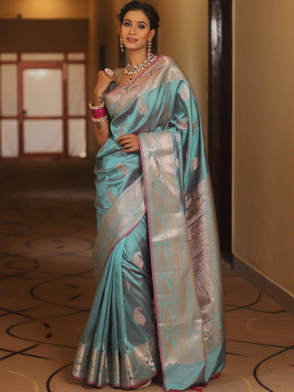 Exquisite Soft Lichi Silk Saree with Rich Jacquard Weaving