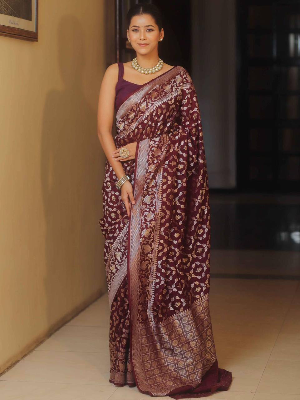 Exquisite Soft Lichi Silk Saree with Rich Jacquard Weave