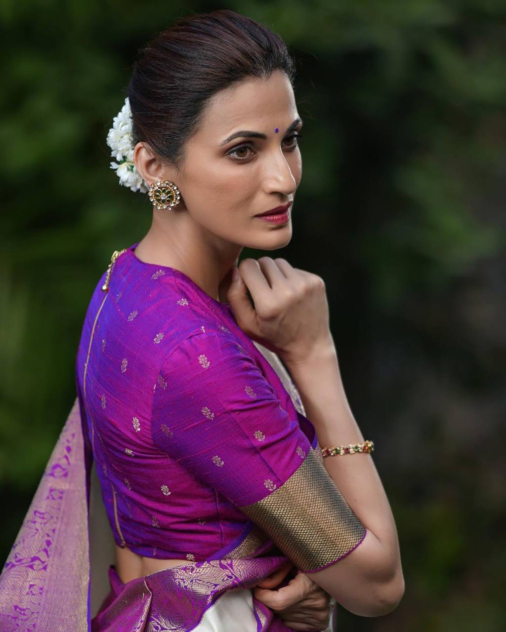 Cream Color Banarasi Silk Saree Blouse