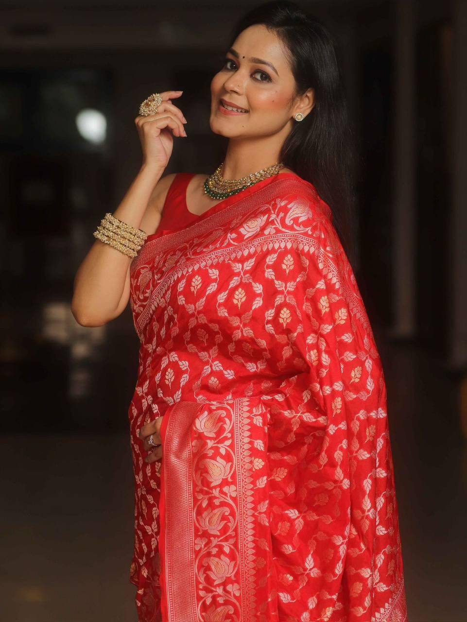 Exquisite Soft Lichi Silk Saree with Rich Jacquard Weave