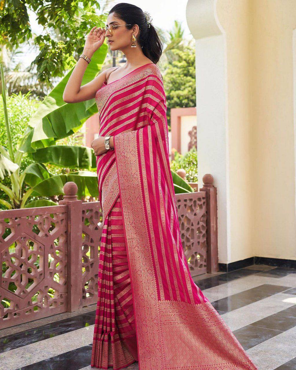 Soft Lichi Silk Saree with Elegant Jacquard Weaving