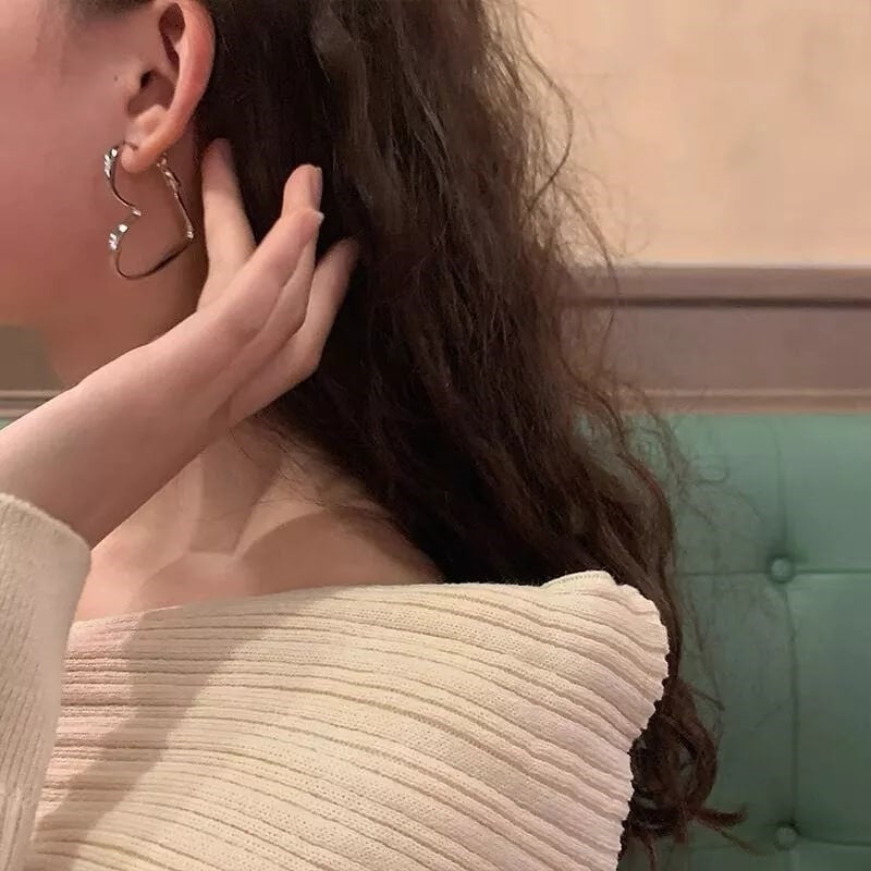 Bewildering Korean Style Heart Shape Silver Plated Earrings